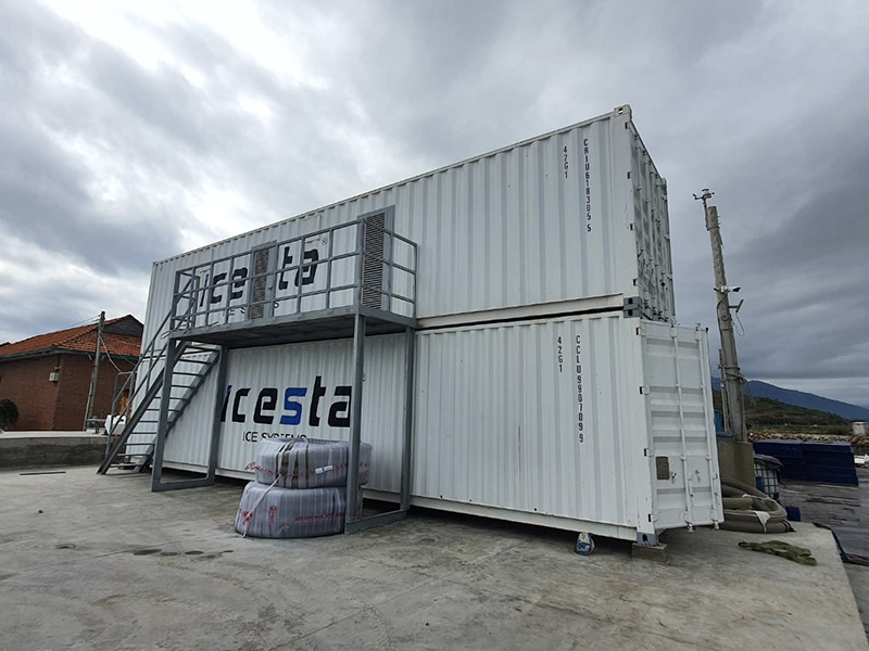 ICESTA 100吨（冰浓度40%）东南亚模块化智能集装箱海水浆冰项目正在进行安装调试。